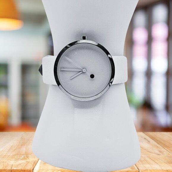 CRRJU Unisex Minimalist Watch – White Leather Band, Silver Bezel, New Battery - Picture 3 of 9